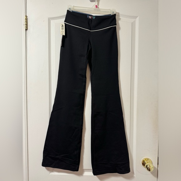 Aritzia TNA flare/wide leg low rise yoga leggings - Picture 1 of 5